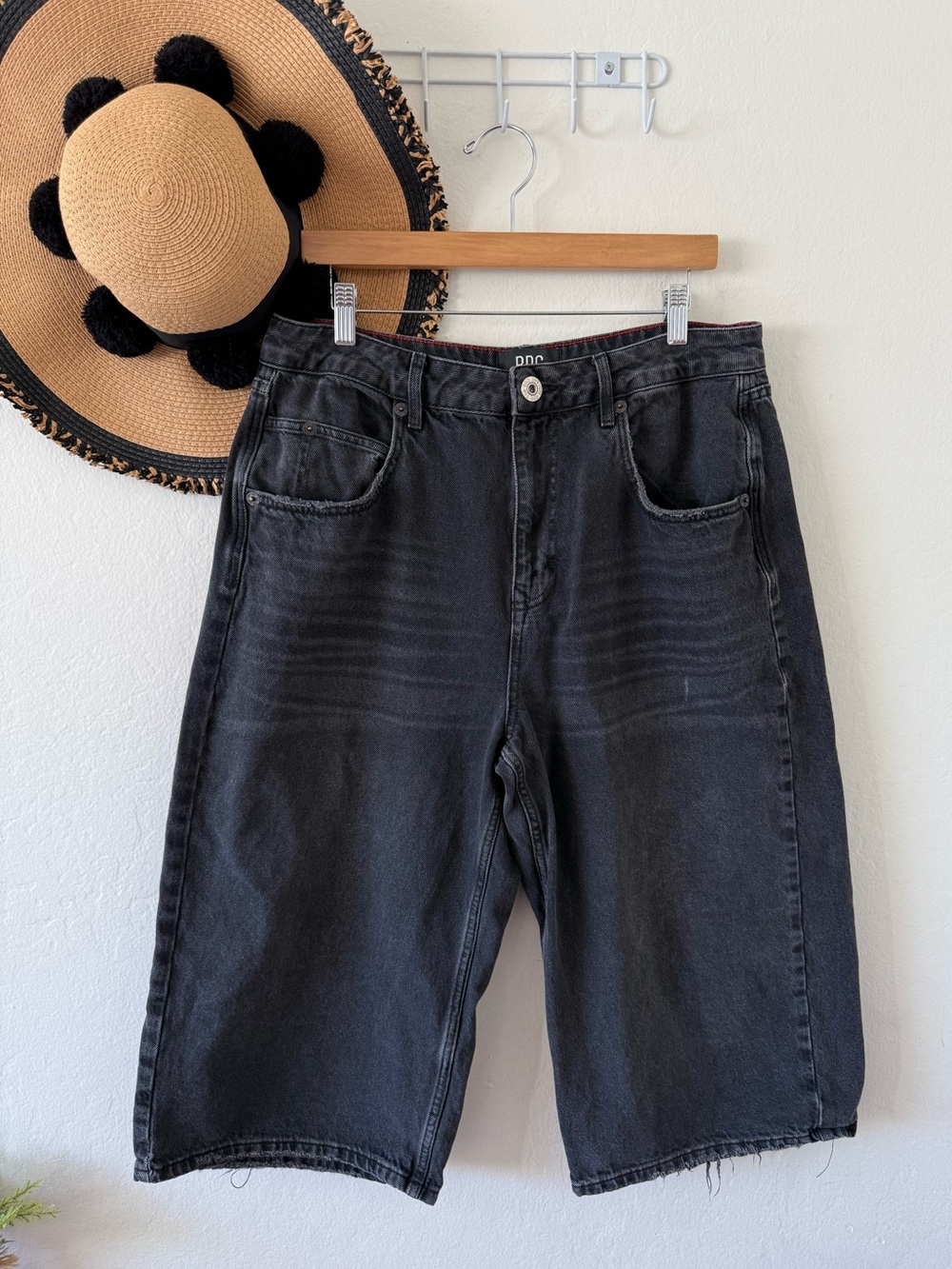 UO BDG Mens Baggy Longline Denim Shorts Size 32 W 90s Black Grunge Jorts Skater